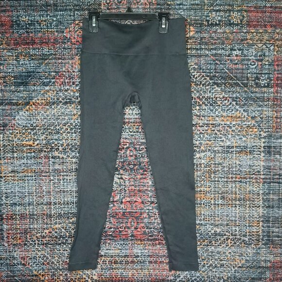 Maurices Pants - Maurices womens gray an purple nylon camo seamless crop leggings S EUC